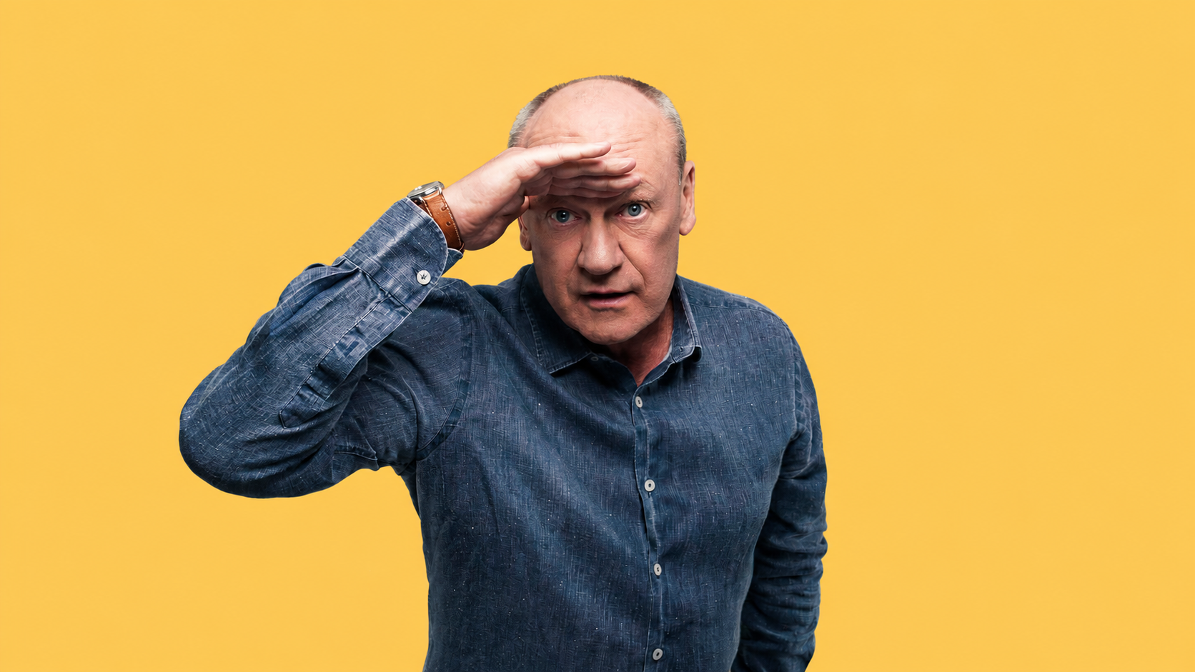 Bodo Bach hält Ausschau
